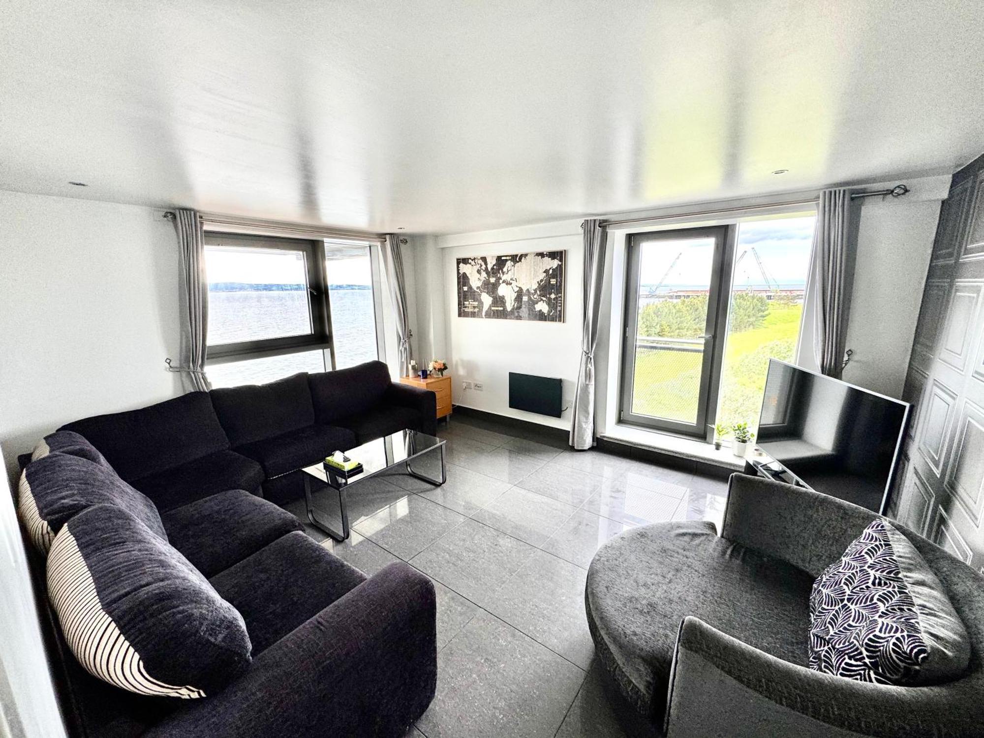Ocean Park Apartments - Oceanfront - Free Parking And Fast Wifi Edimburgo Esterno foto