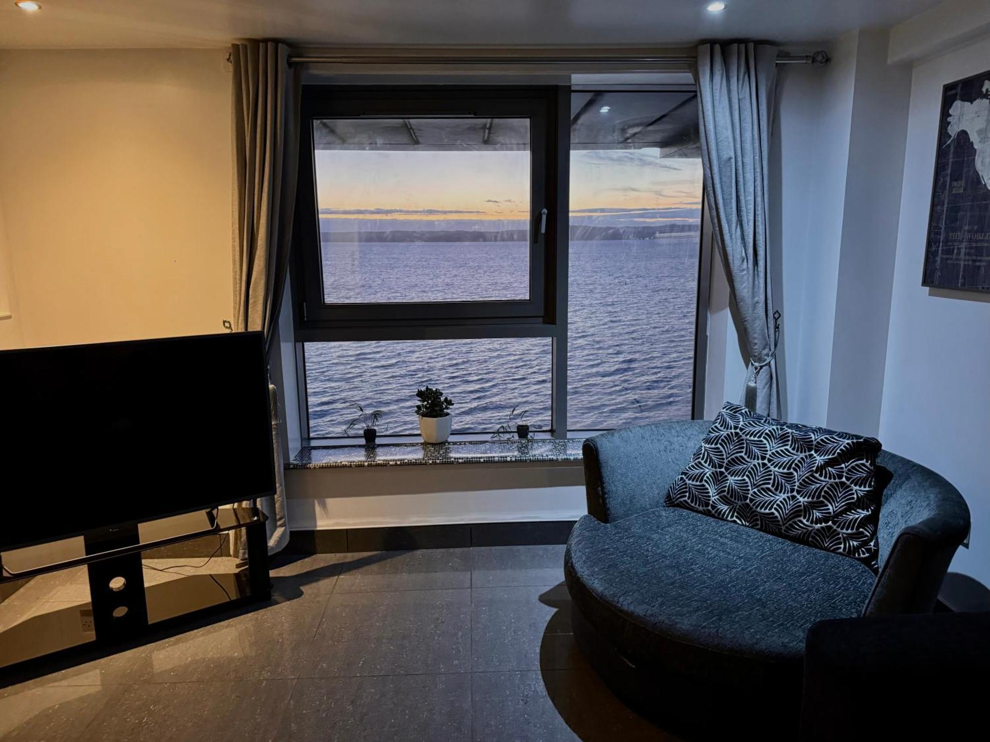 Ocean Park Apartments - Oceanfront - Free Parking And Fast Wifi Edimburgo Esterno foto