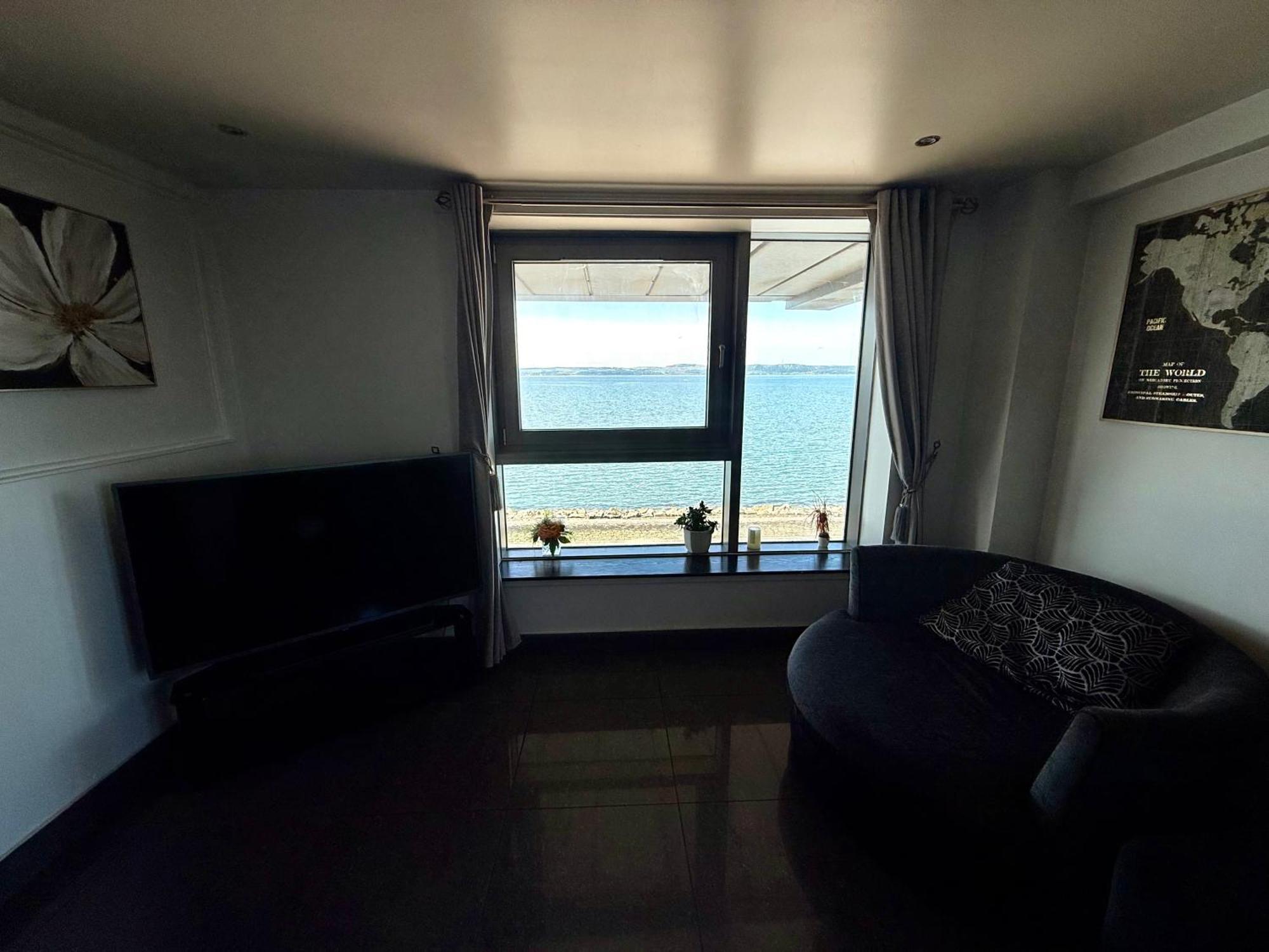 Ocean Park Apartments - Oceanfront - Free Parking And Fast Wifi Edimburgo Esterno foto